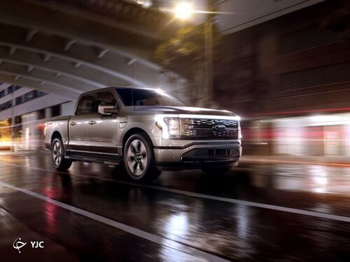 فورد F-150 لایتنینگ 2022 در مقابل GMC هامر EV 2022