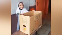 دیدار دانش‌ آموزان با معلم ابتدایی پس از ۴۵ سال + فیلم