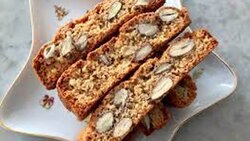 طرز پخت نان محلی آگردک + فیلم