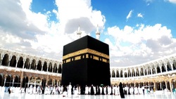 سجده کبوتر به خانه خدا + فیلم