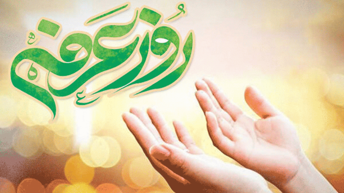 آماده سازی پرچم عزا برای حرم امام حسین (ع) در آستانه ماه محرم + فیلم