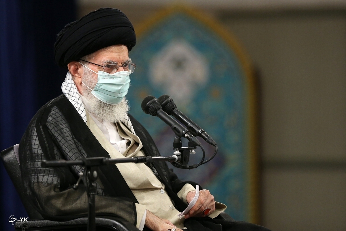 دیدار جمعی از پیشکسوتان و فرماندهان دفاع مقدس با رهبر معظم انقلاب