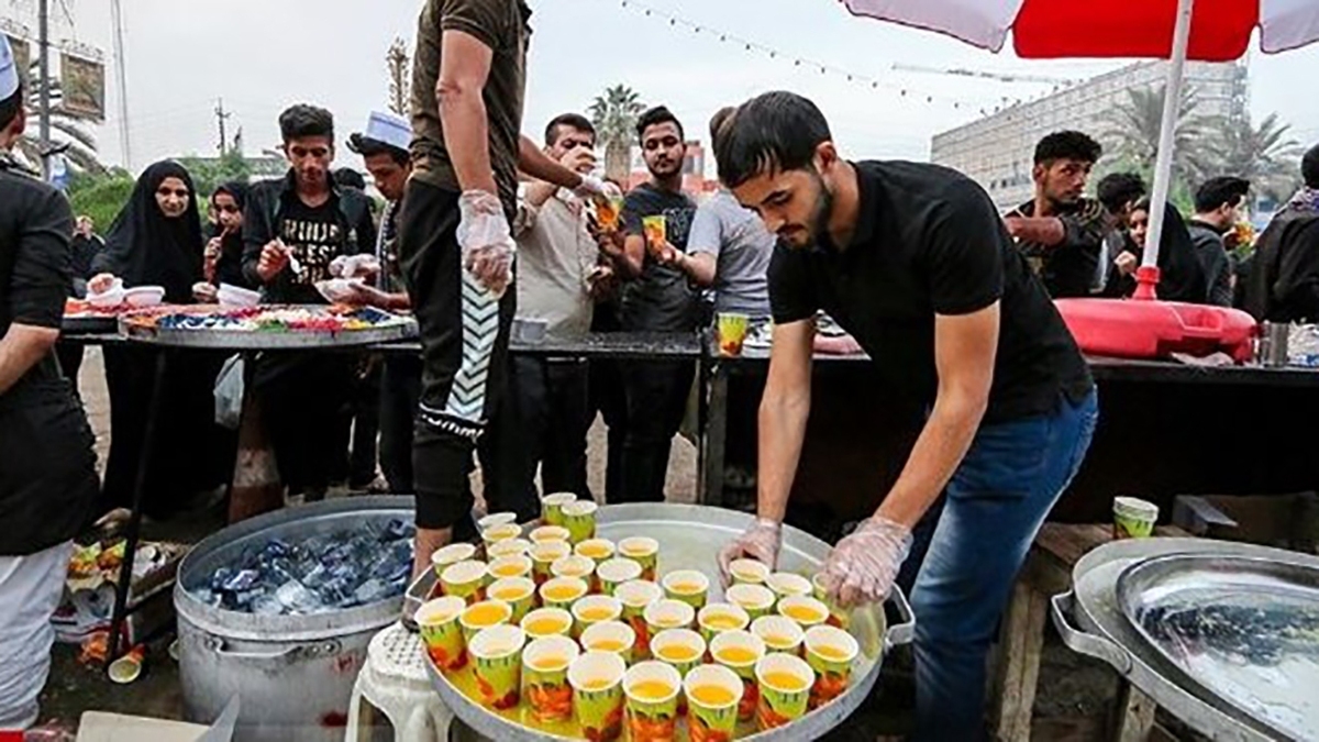 اجرای خودجوش سرود سلام فرمانده در مسیر مرز خسروی + فیلم