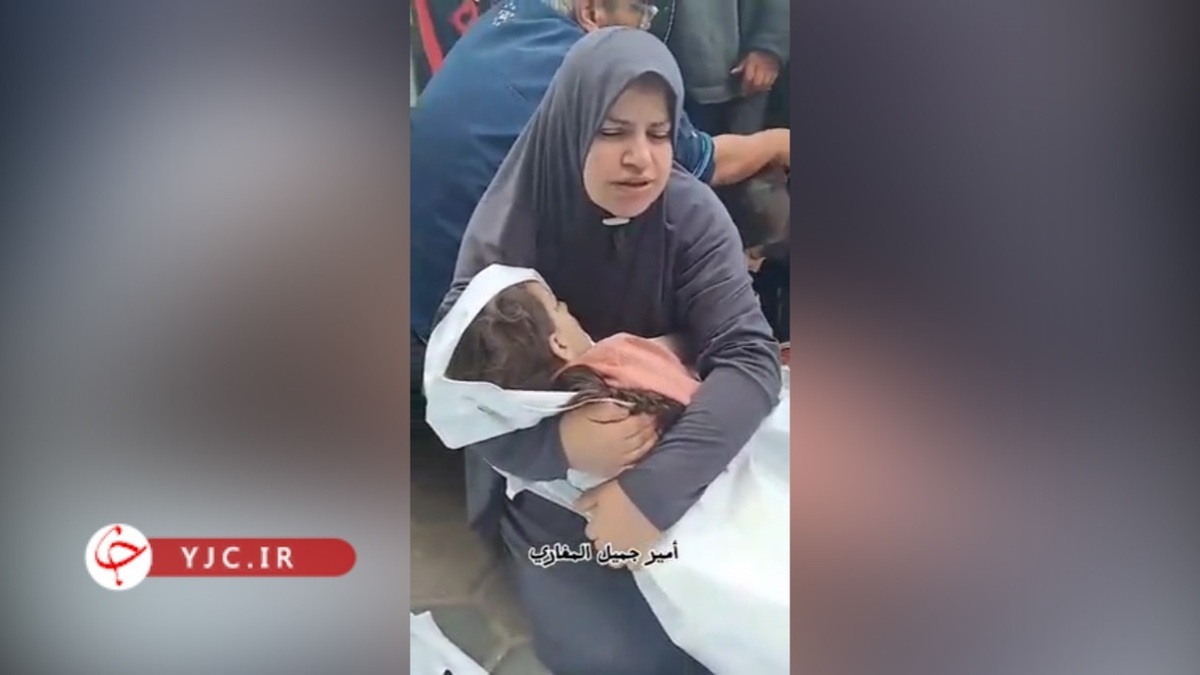 اشک مادر فلسطینی از سیر شدن فرزندش بعد از چندین روز + فیلم