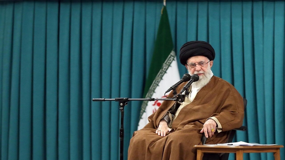 نشست تصویری رهبر انقلاب با مداحان اهل بیت علیهم السلام