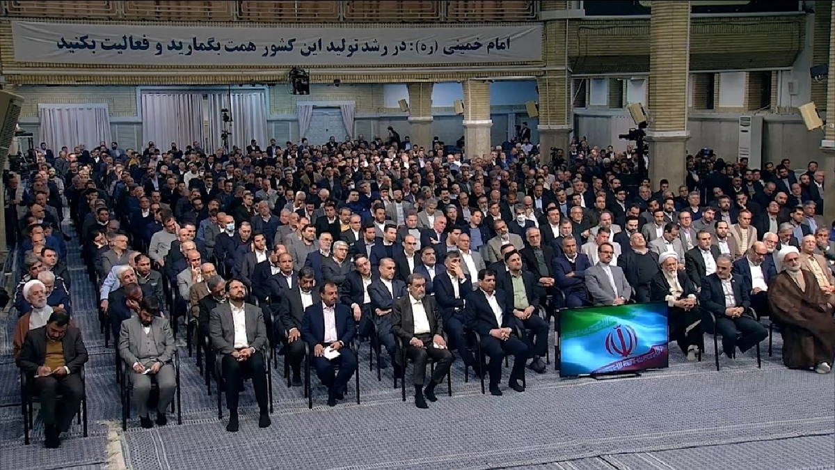 رهبر انقلاب: «تکبیر گفتن روی پشت‌بام» ابتکار تهرانی‌ها بود