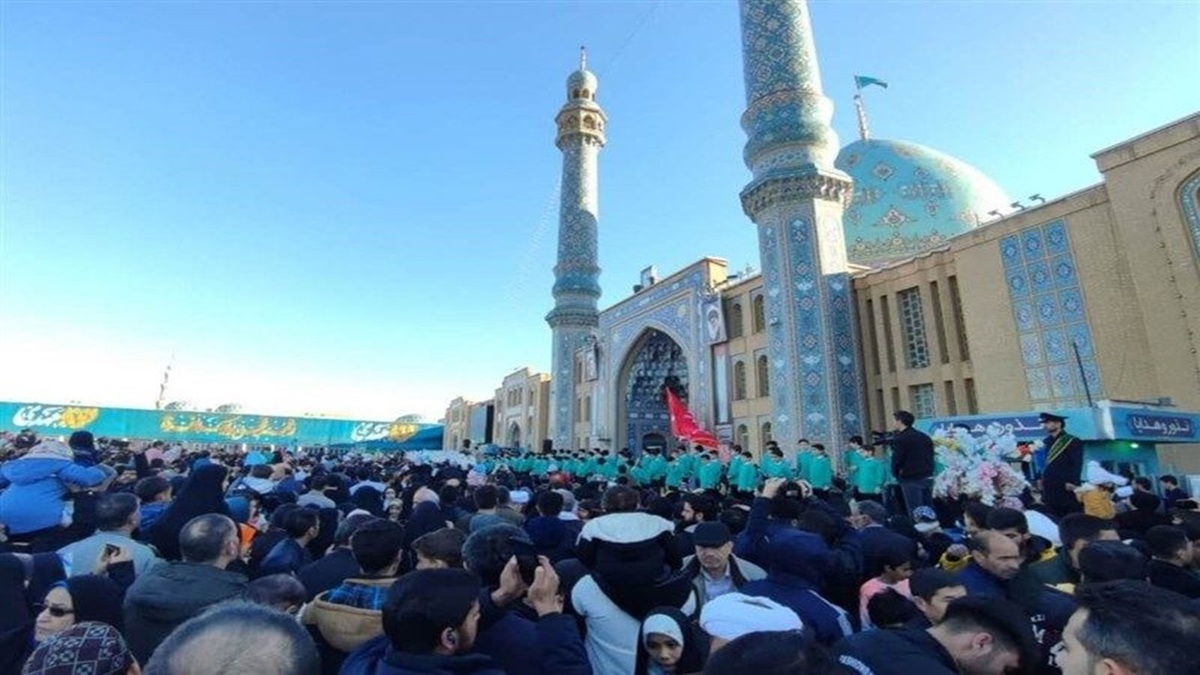 درد و دل‌ فردی با یک روحانی در جمکران + فیلم