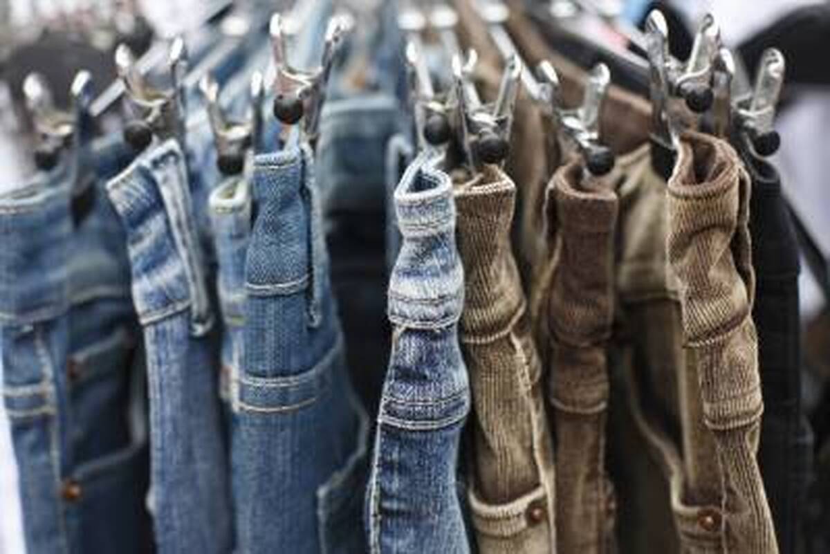 شیوه صحیح آویزان کردن شلوار پارچه‌ای + فیلم