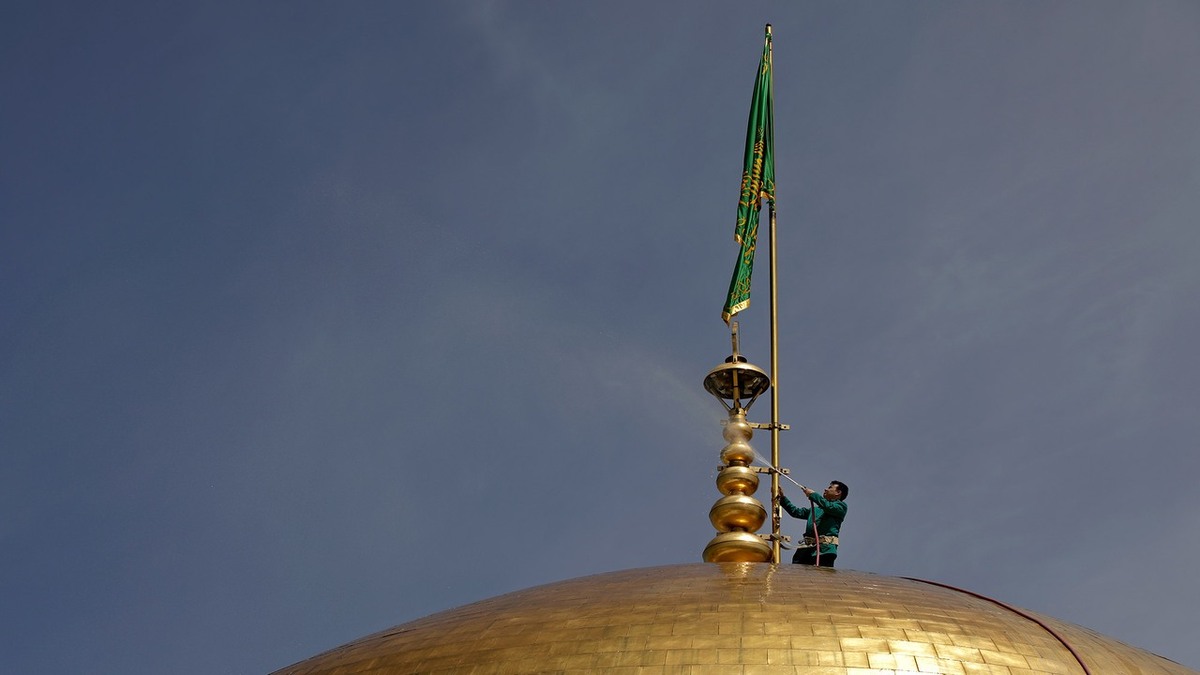 رونمایی از گنبد جدید حرم امامزاده طاهر بن زین العابدین (ع)