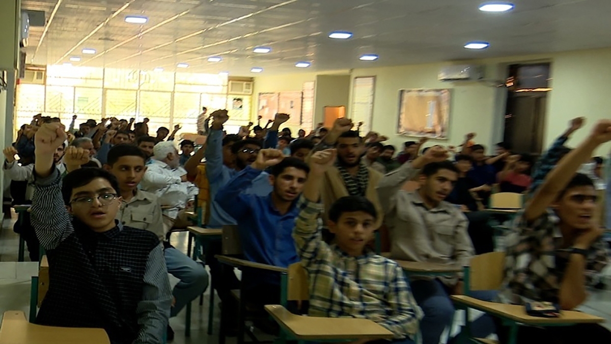 تجمع مردم اصفهان در اعتراض به هتک حرمت قرآن کریم