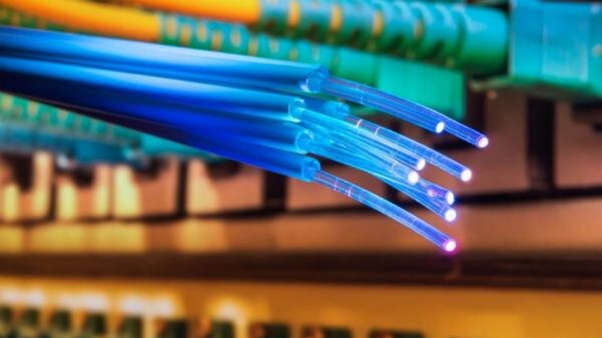 بررسی راهکار‌های افزایش سرعت و کیفیت اینترنت + فیلم