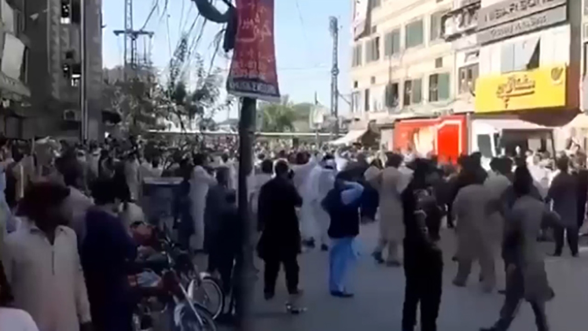 تظاهرات طرفداران حزب عمران خان در پاکستان + فیلم