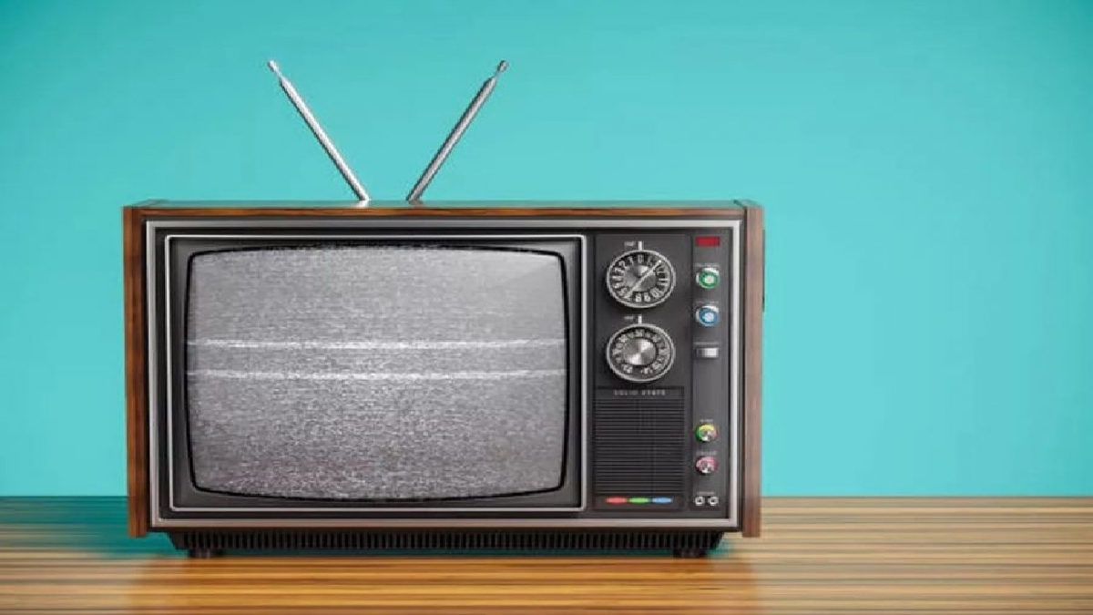 انتقاد تند یکی از مخاطبان «صبحانه ایرانی» نسبت به دو مجری این برنامه + فیلم