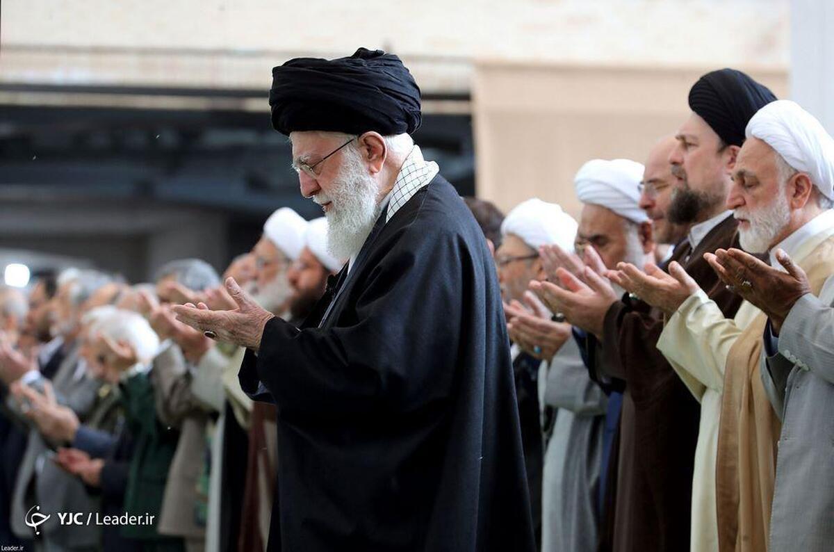 اقامه نماز عید سعید فطر در امامزاده پنج تن لویزان