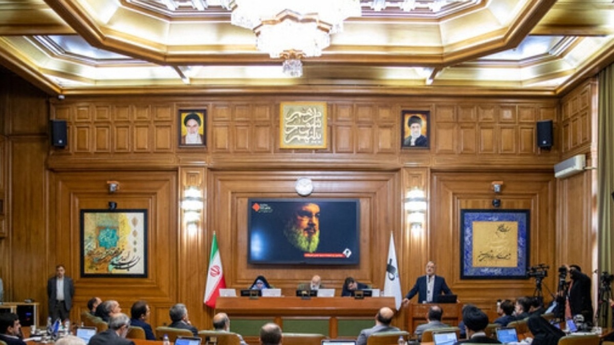 تجلیل از خانواده شهید روبرت لازار از شهدای ارامنه + فیلم