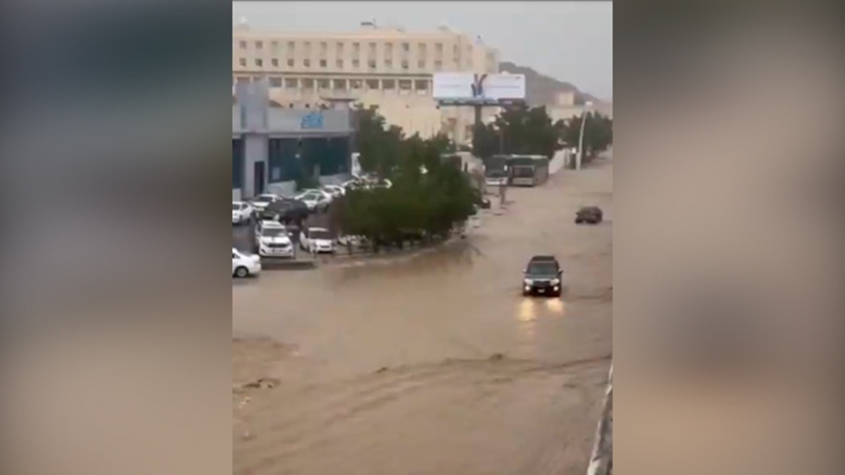 سیل بخش‌هایی از انگلیس را فرا گرفت + فیلم