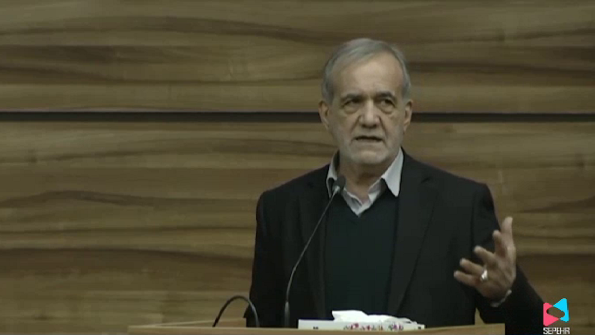 شوخی پزشکیان با بارزانی: فارسی بهتر از کردی حرف می‌زنی + فیلم