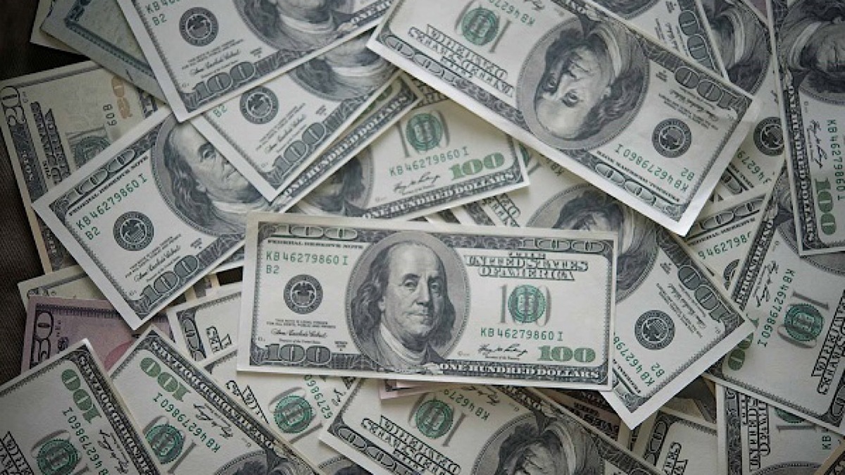 خطرات نوسان نرخ ارز در بازار غیر رسمی + فیلم
