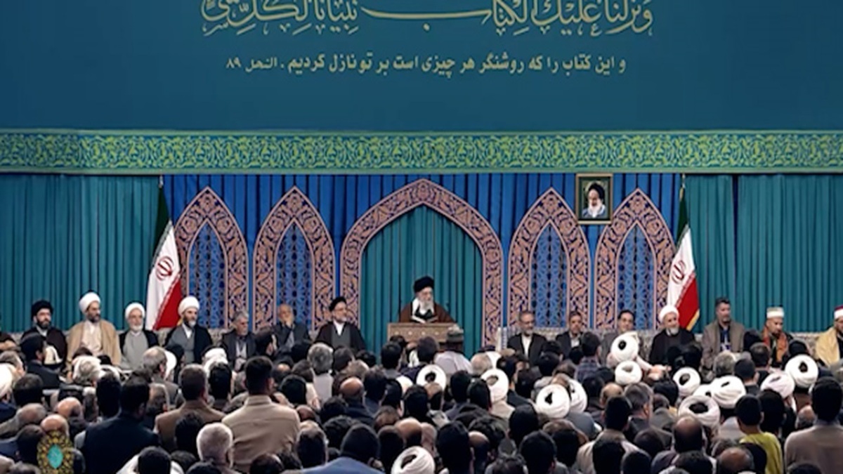 روایت بیعتی که تصویر آن ماندگارترین قاب انقلاب اسلامی شد + فیلم