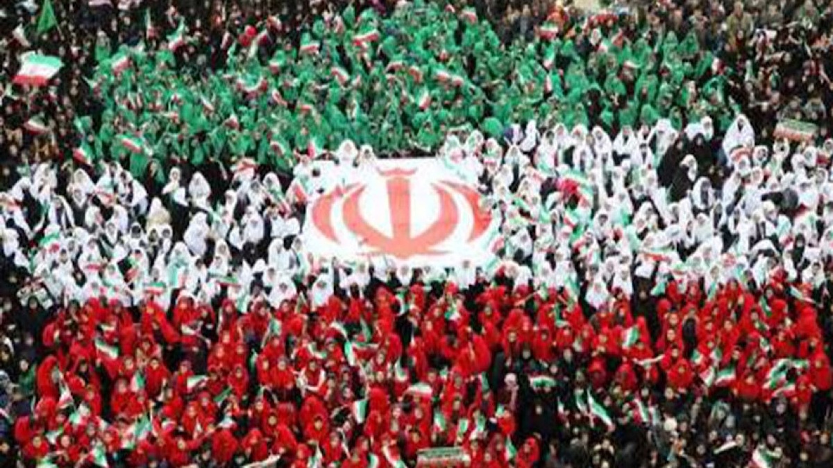 در روز‌های منتهی به ۲۲ بهمن‌ماه سال ۵۷ در خیابان‌های تهران چه گذشت؟ + فیلم