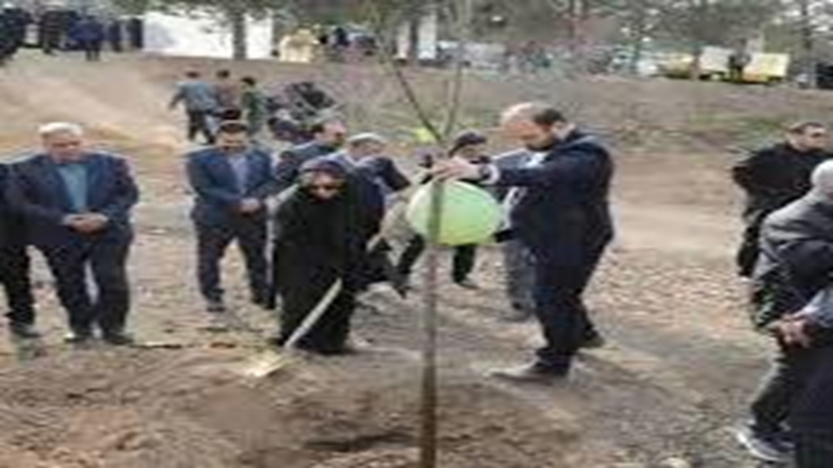 کارشناسان سلامت و ایمنی در بوستان‌ها همه روزه حضور دارند + فیلم