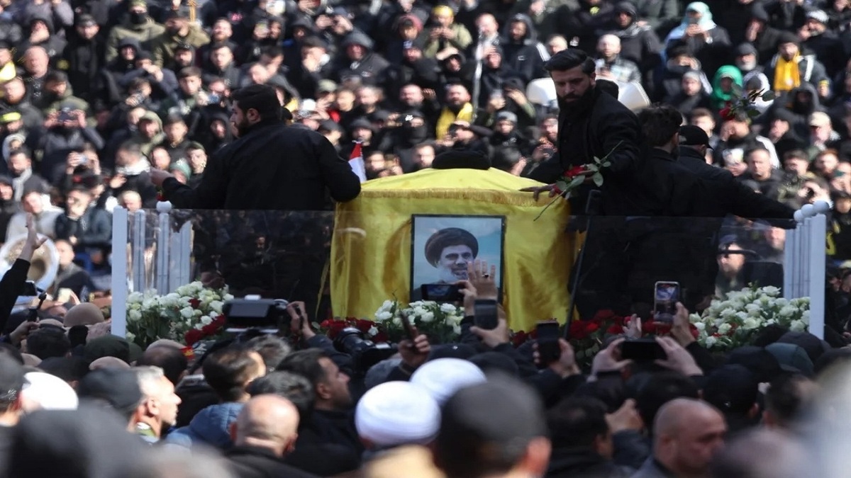 روایتی از حضور نمایندگان رهبر معظم انقلاب در تشییع رهبران شهید حزب الله + فیلم