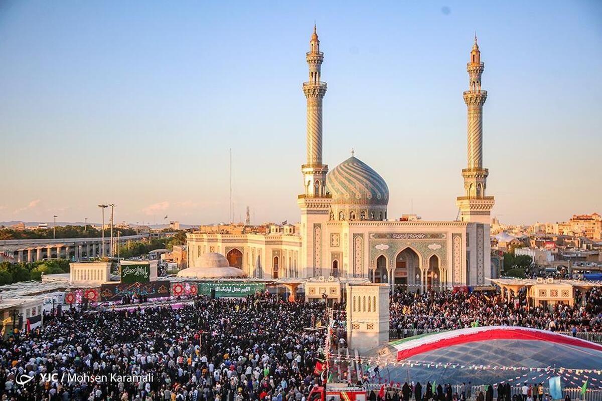 جشن بزرگ محفل در جوار حرم بانوی کرامت