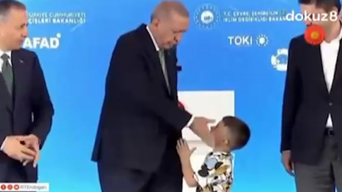 استقبال اردوغان از پسران شهید هنیه + فیلم