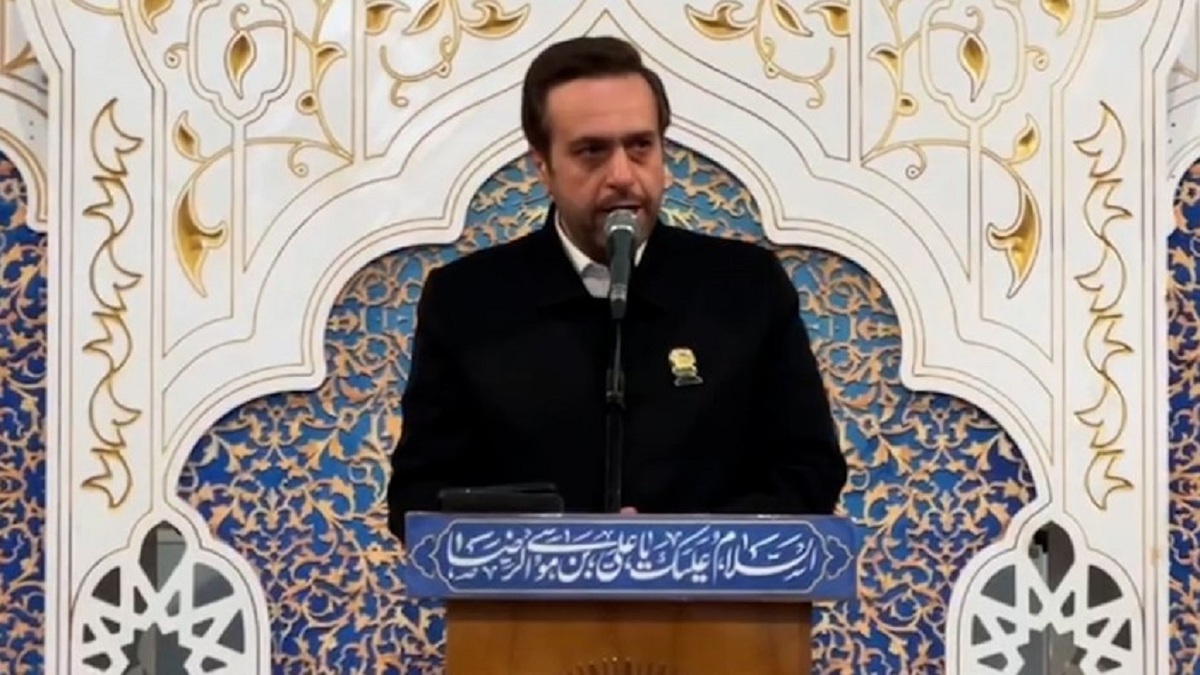 عیادت رهبر انقلاب از شهید رازینی پس از ترور نافرجام در سال ۷۷ + فیلم