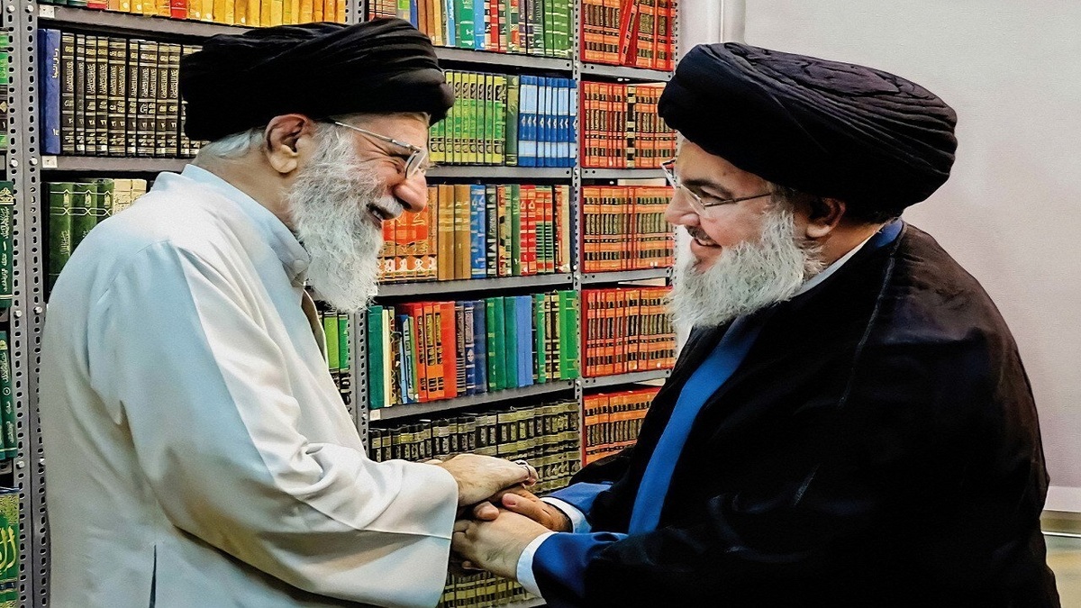 ماجرای کلتی که رهبری به سیدحسن نصرالله هدیه داد + فیلم