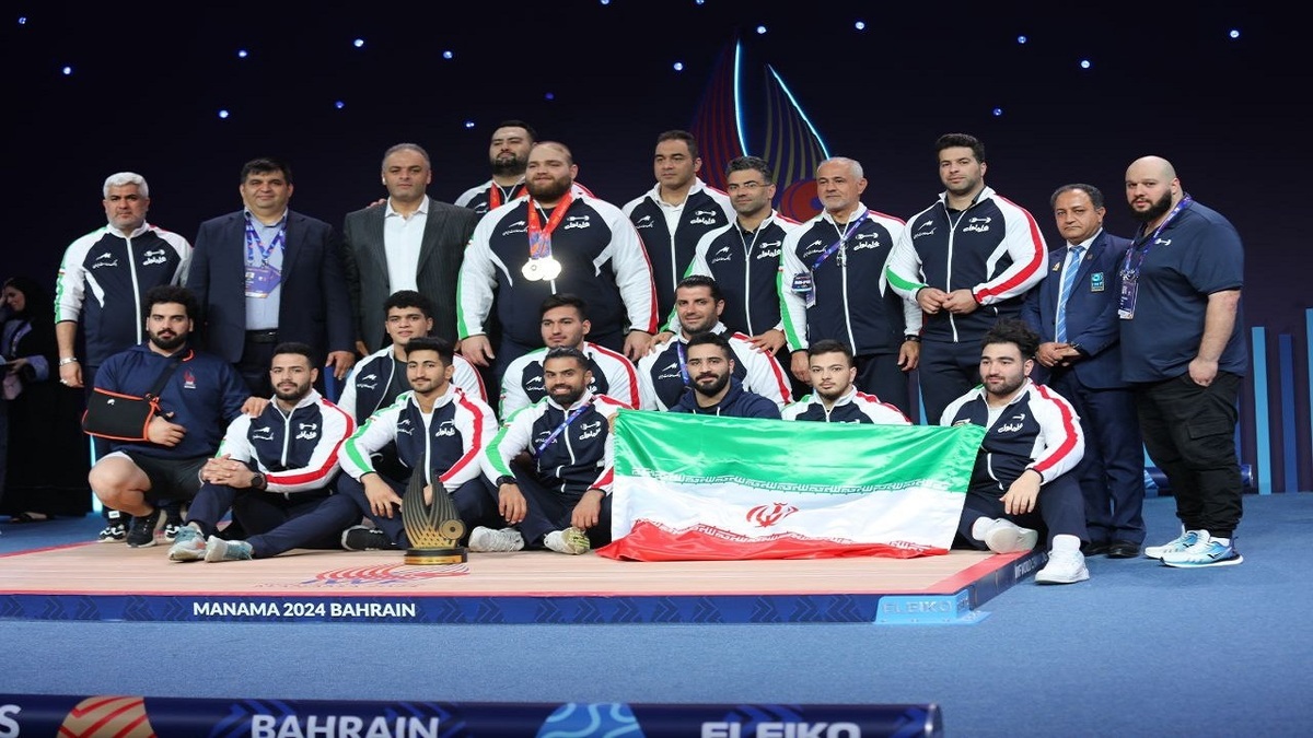 بدون تعارف با قهرمان وزنه‌برداری جهان + فیلم