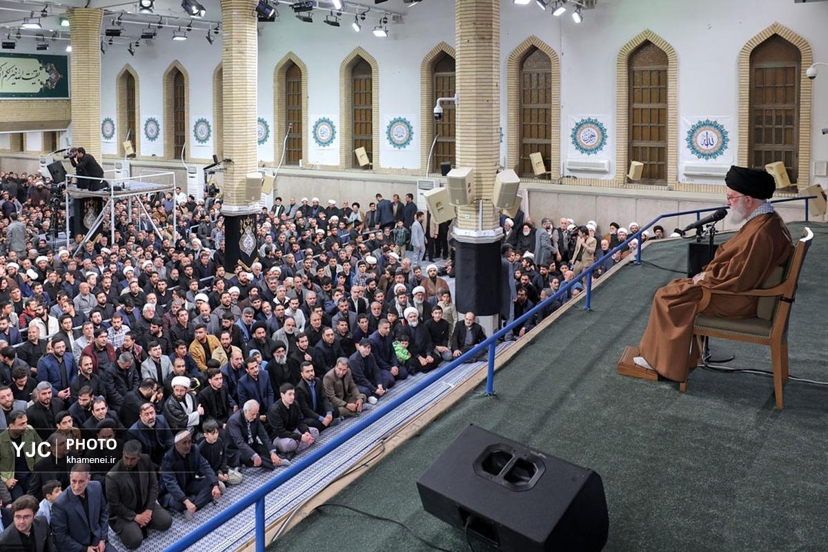 دیدار دست‌اندرکاران حج و جمعی از زائران بیت‌الله الحرام با رهبر انقلاب