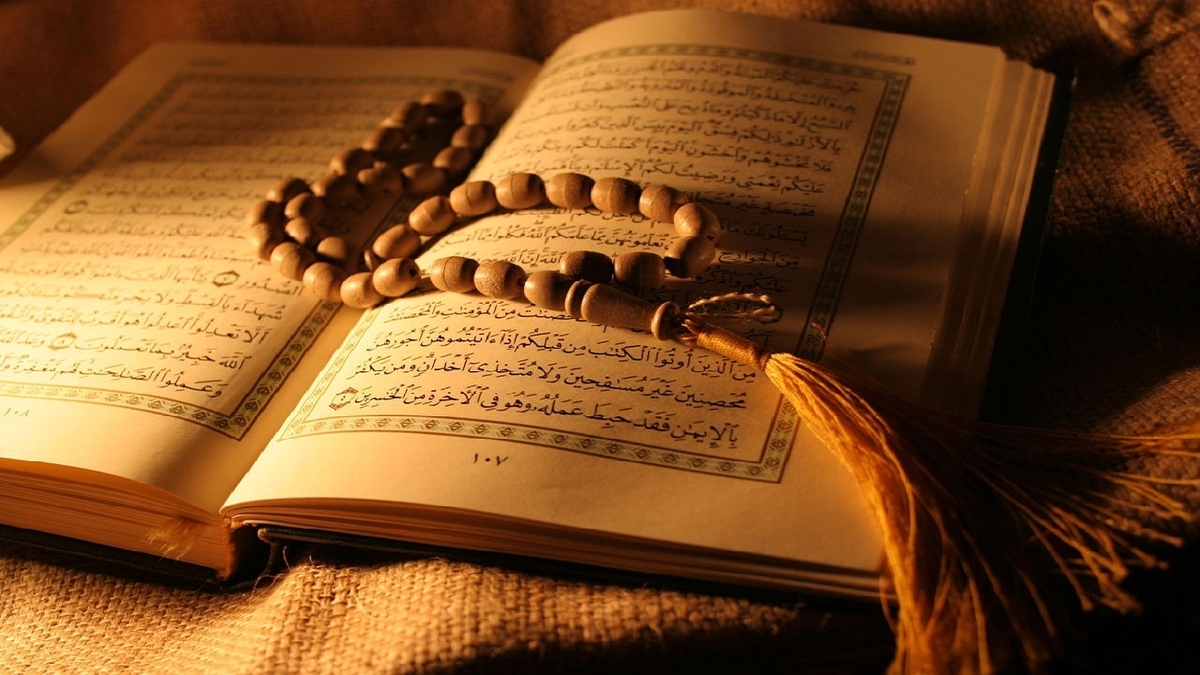 آیین نشان قرآنی کربلایی کاظم ساروقی + فیلم