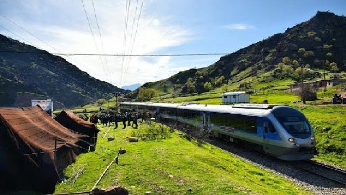 چرا در روستای چَم‌شیر ساکنی وجود ندارد؟ + فیلم
