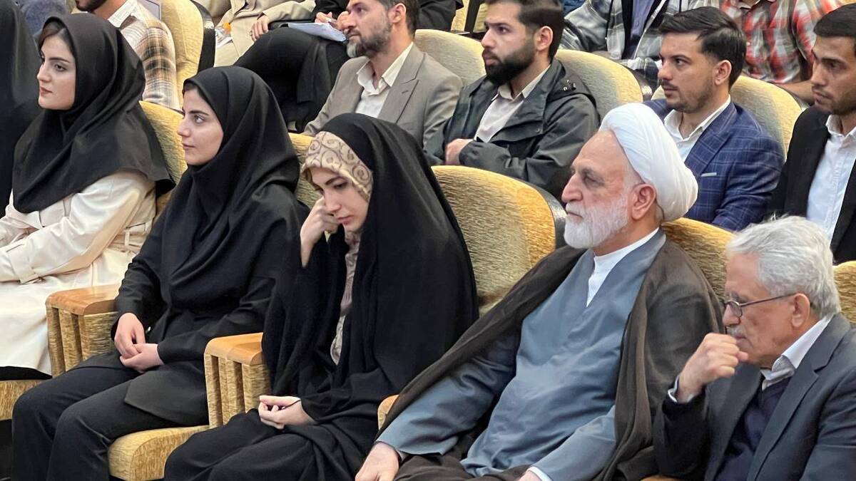 بدون تعارف با دو خادم حرم رضوی که سالهاست با امام رضا (ع) قول و قراری دارند + فیلم