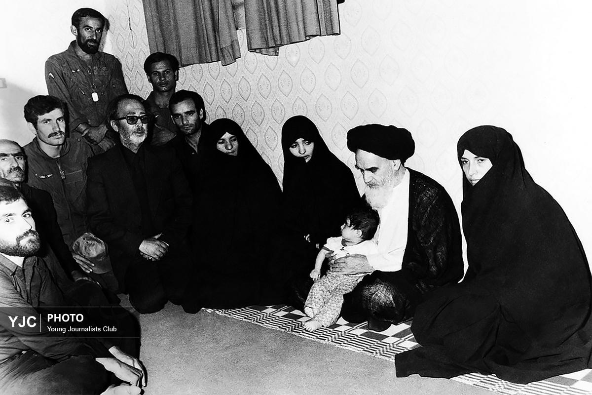 عکس‌های تاریخی حضرت امام خمینی (ره) به مناسبت سالروز رحلت رهبر کبیر انقلاب اسلامی _ ۴