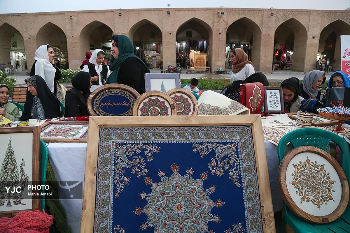 آیین رونمایی از تندیس آرش کمانگیر در کرمان