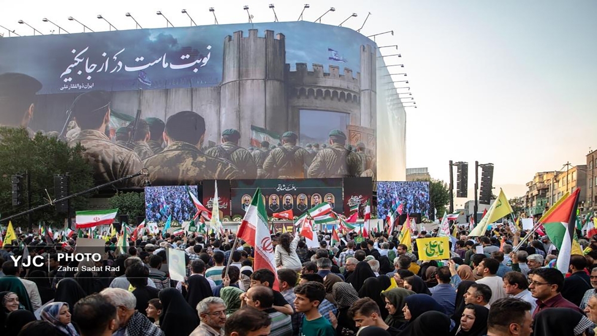 مهمونی ۱۰ کیلومتری غدیر با شعار «ایران ذوالفقار علی»