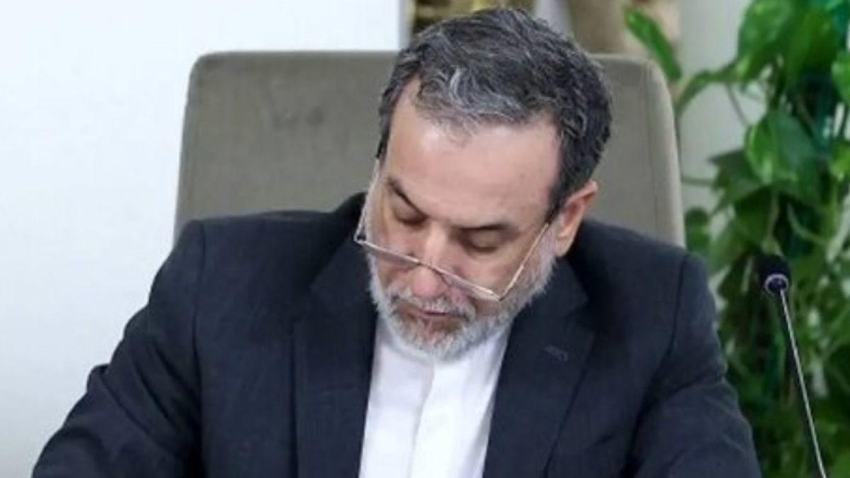 از رفتارهای ضد و نقیض آمریکایی پ‍یرامون مذاکرات تا سرقت زمین چمن از یک ورزشگاه اروپایی + فیلم