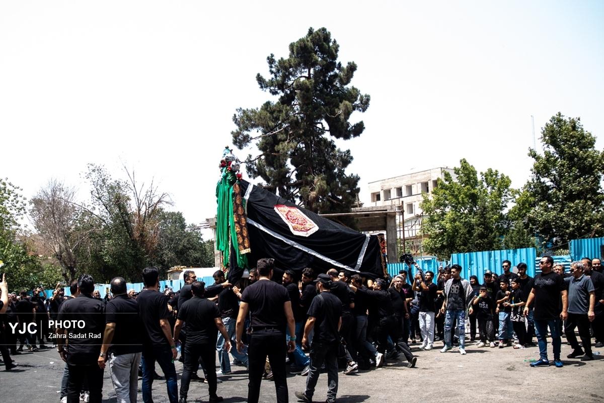 مراسم عزاداری و نخل برداری عصر عاشورا در یزد