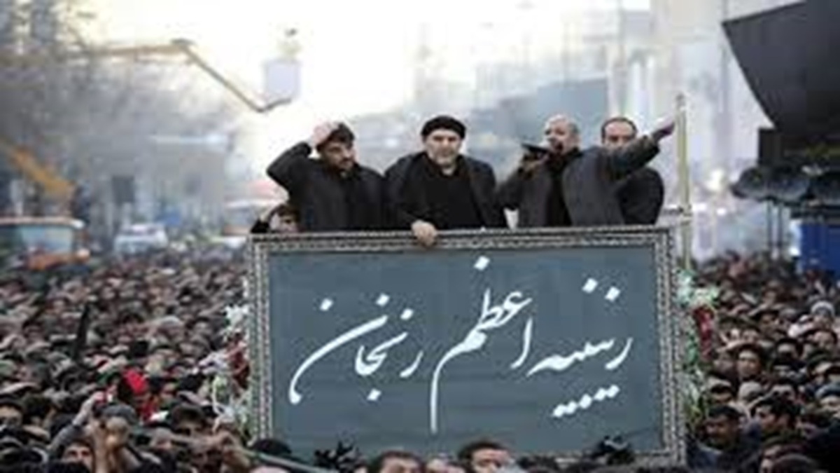 عزاداری پرشور سوگواران حسینی در جلسه مداحی حاج محمود کریمی در محرم ۱۴۰۴ + فیلم