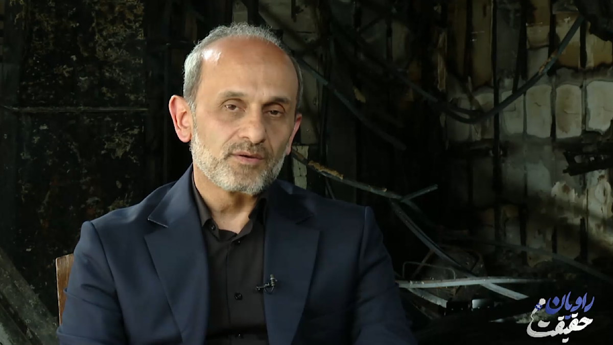 خسرو معتضد: ساختمان شیشه‌ای مثل تخت جمشید است که به آتش کشیده شد، اما نابود نشد