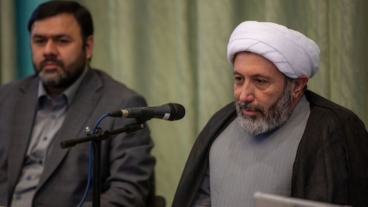 بزرگترین حماقت تاریخ اسرائیل؛ وقتی لرزش دست سخنگوی ارتش صهیونیستی سوژه خبرنگار لبنانی شد