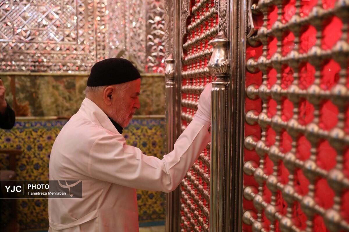 آیین غبارروبی ضریح مطهر آستان مقدس امامزاده صالح (ع)