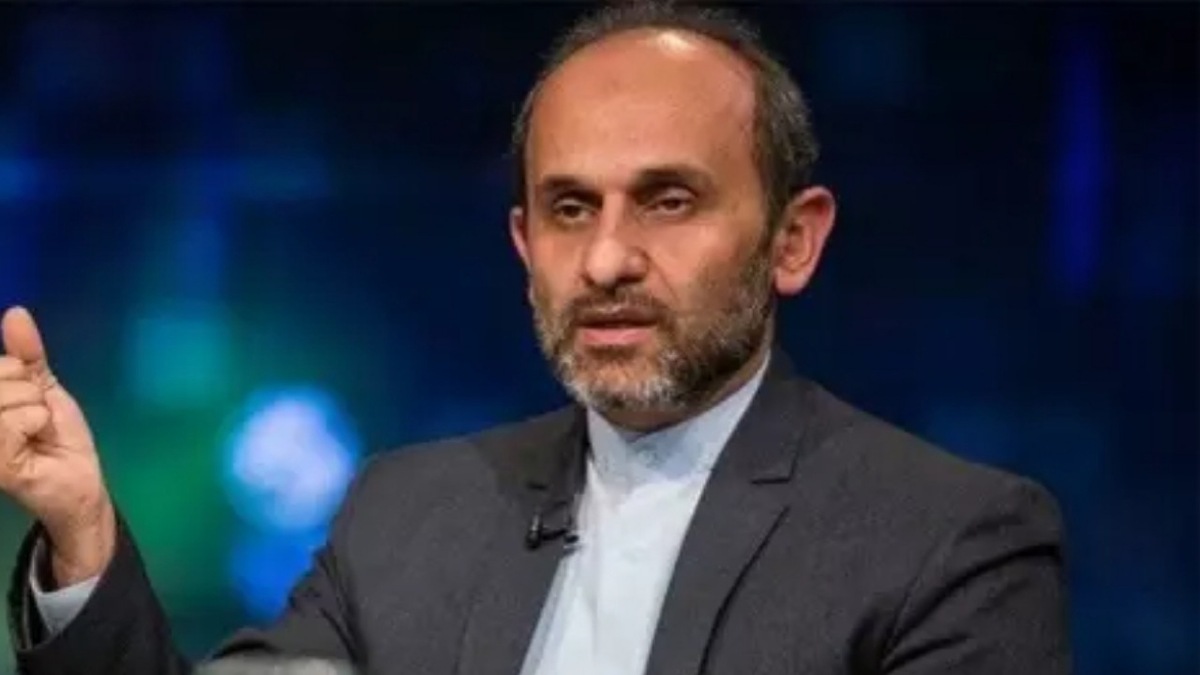 بازدید وابستگان نظامی بیست کشور جهان از ساختمان شیشه‌ای صداوسیما