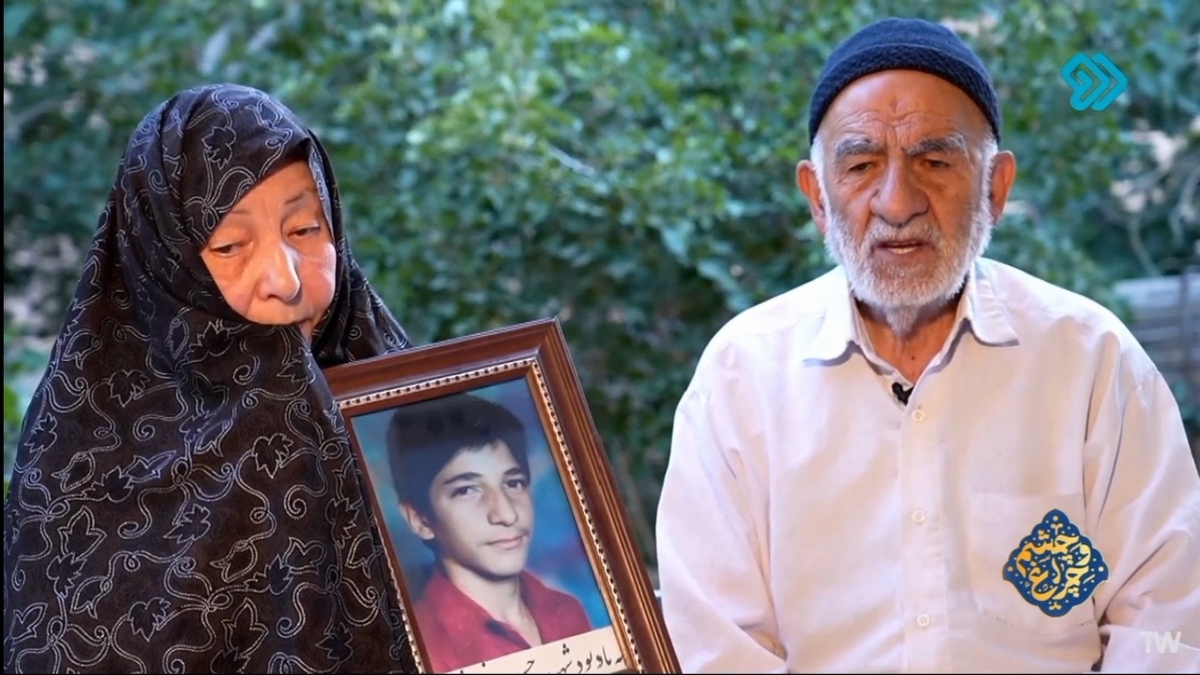 پیام مادر شهید جنگ تحمیلی ۱۲ روزه خطاب به رهبر معظم انقلاب: ما ترکناک یابن الحسین + فیلم