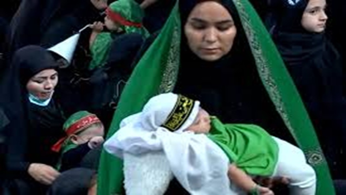 سیاه‌پوشان و آماده‌سازی خانه‌ها برای محرم حسینی + فیلم