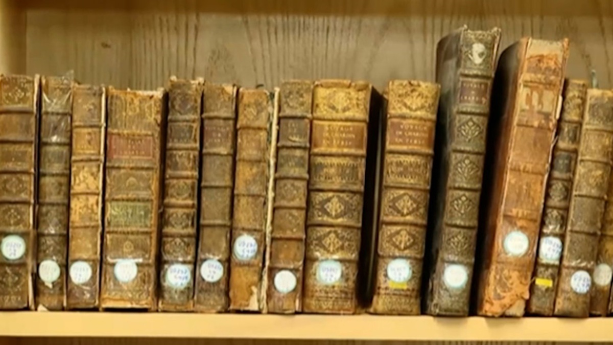 کتاب پاسیاد پسر خاک + فیلم