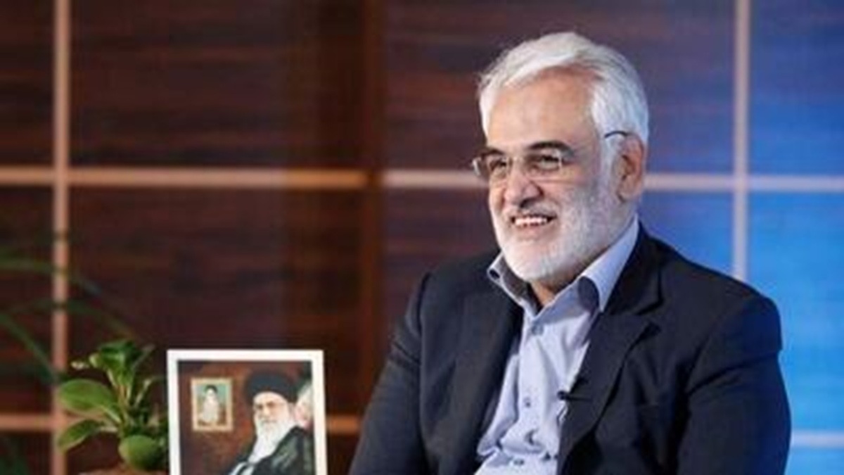کمک‌رسانی شهید دکتر طهرانچی به مناطق سیل‌زده لرستان + فیلم