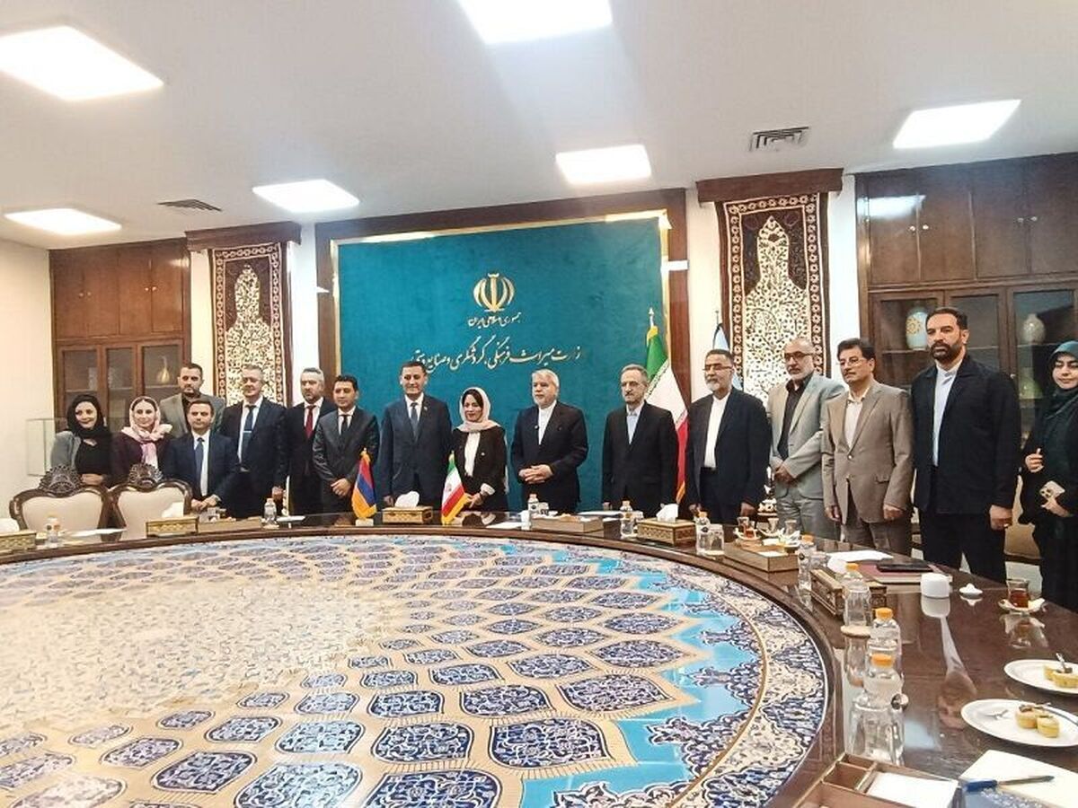اجرای ارکستر فیلارمونیک ارمنستان در تخت جمشید